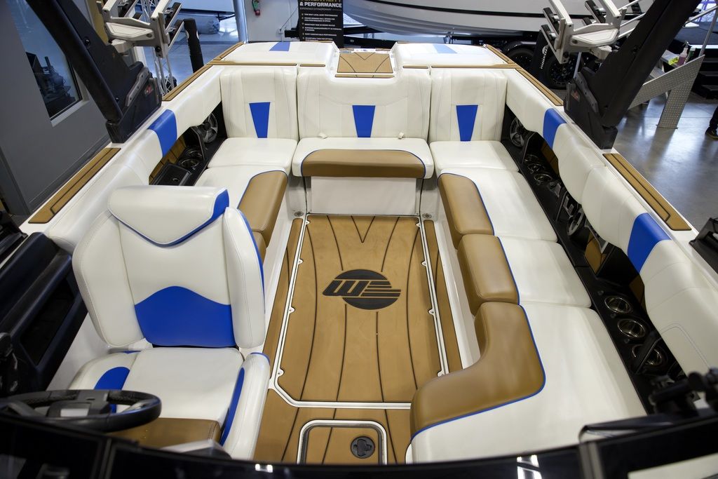 2021 Malibu Boats 23 LSV
