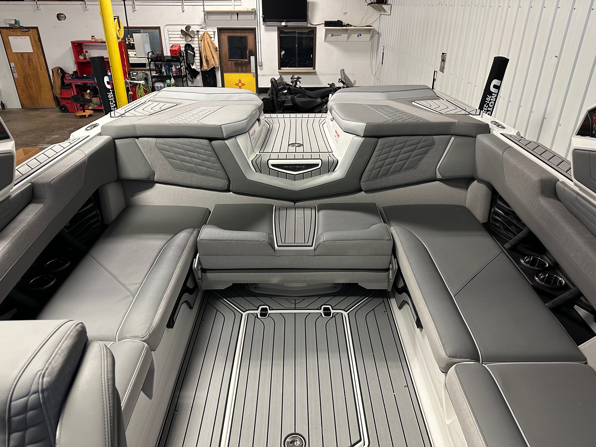 2024 Nautique G23