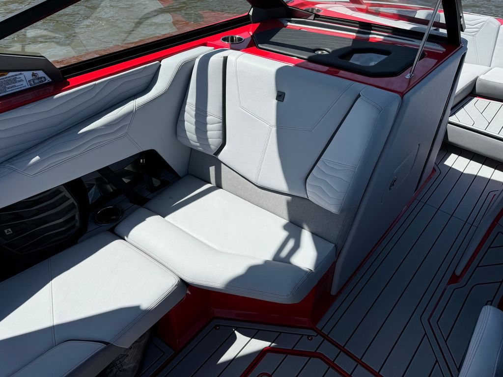 2025 Nautique G23
