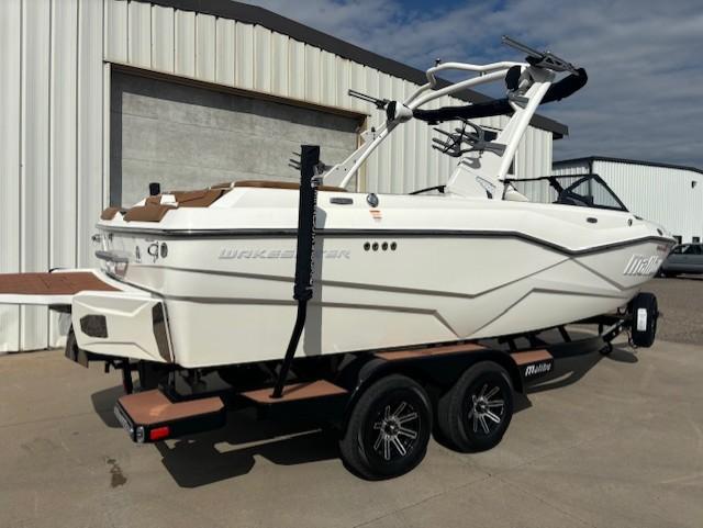 2022 Malibu 22 LSV – *Pending Deal*