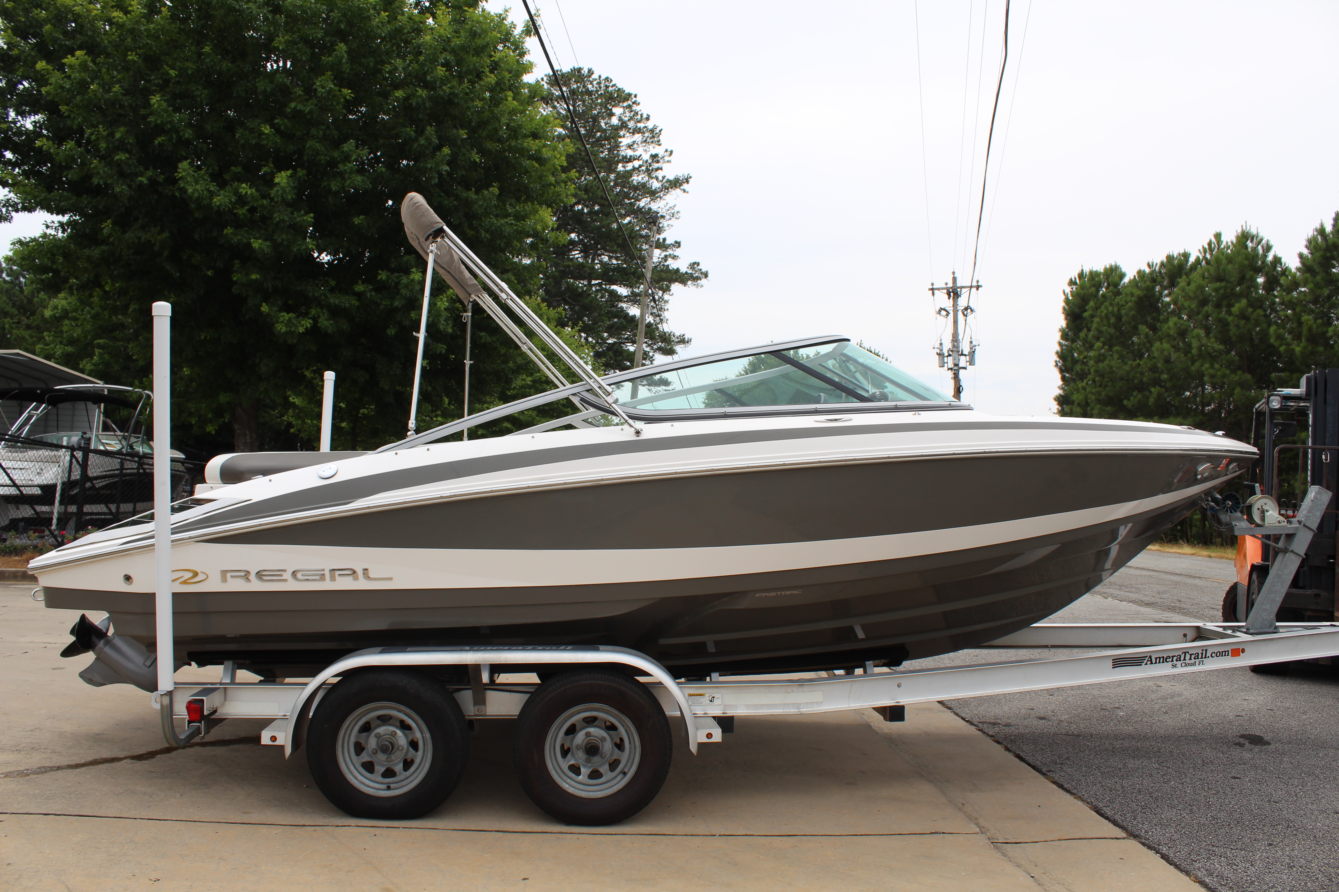 2011 Regal 2100