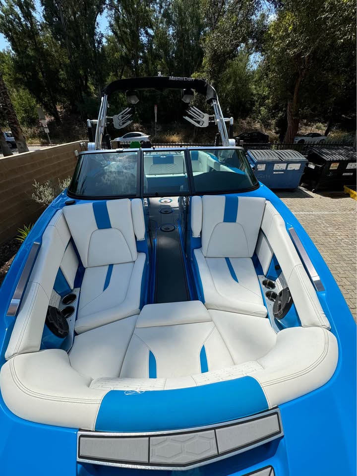 **CLEANEST 2021 MasterCraft X22 ON THE MARKET**