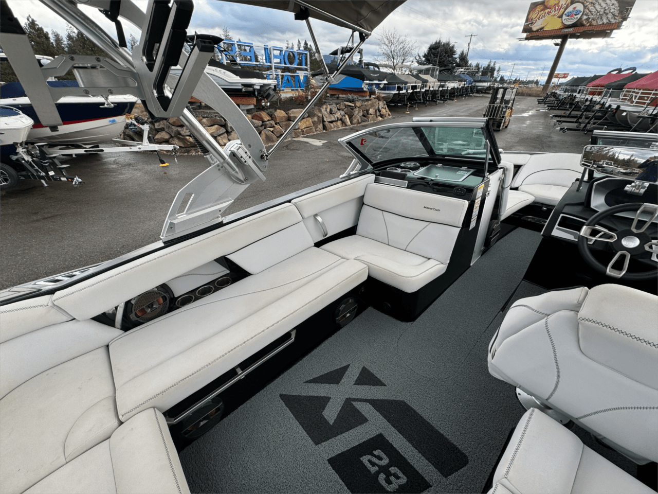 2020 MasterCraft XT23
