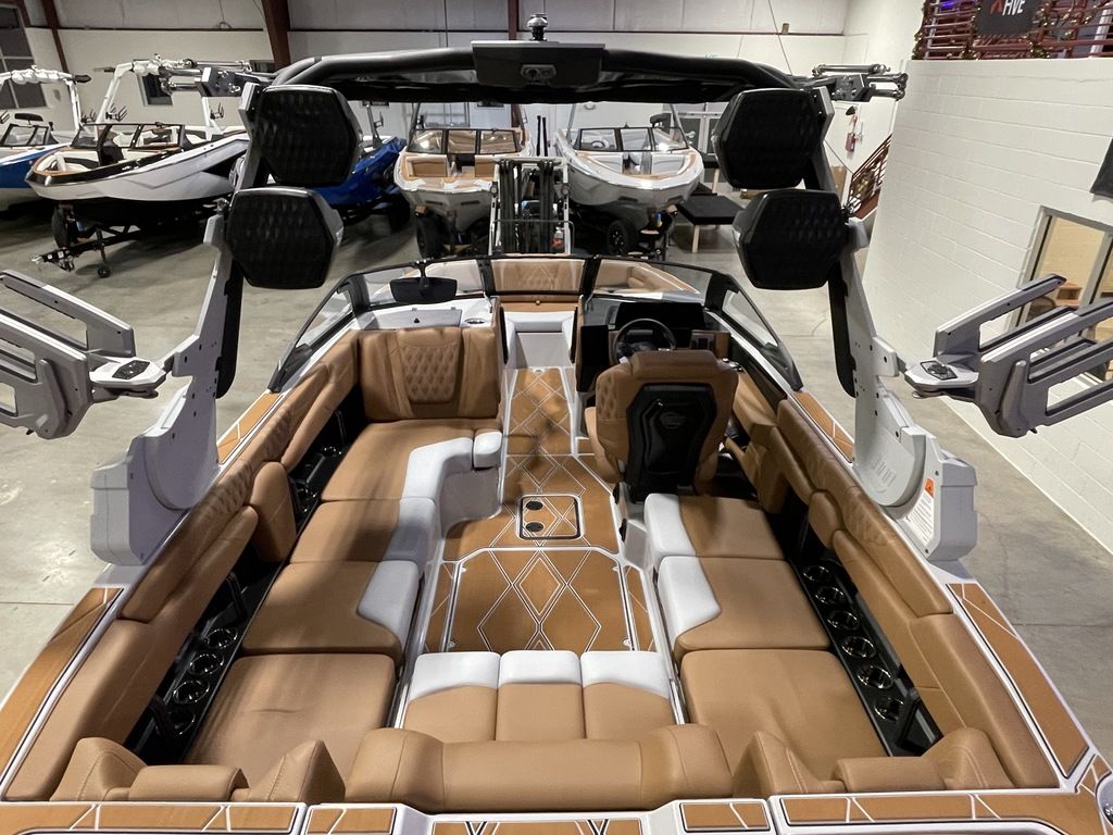 2025 Malibu Boats M230
