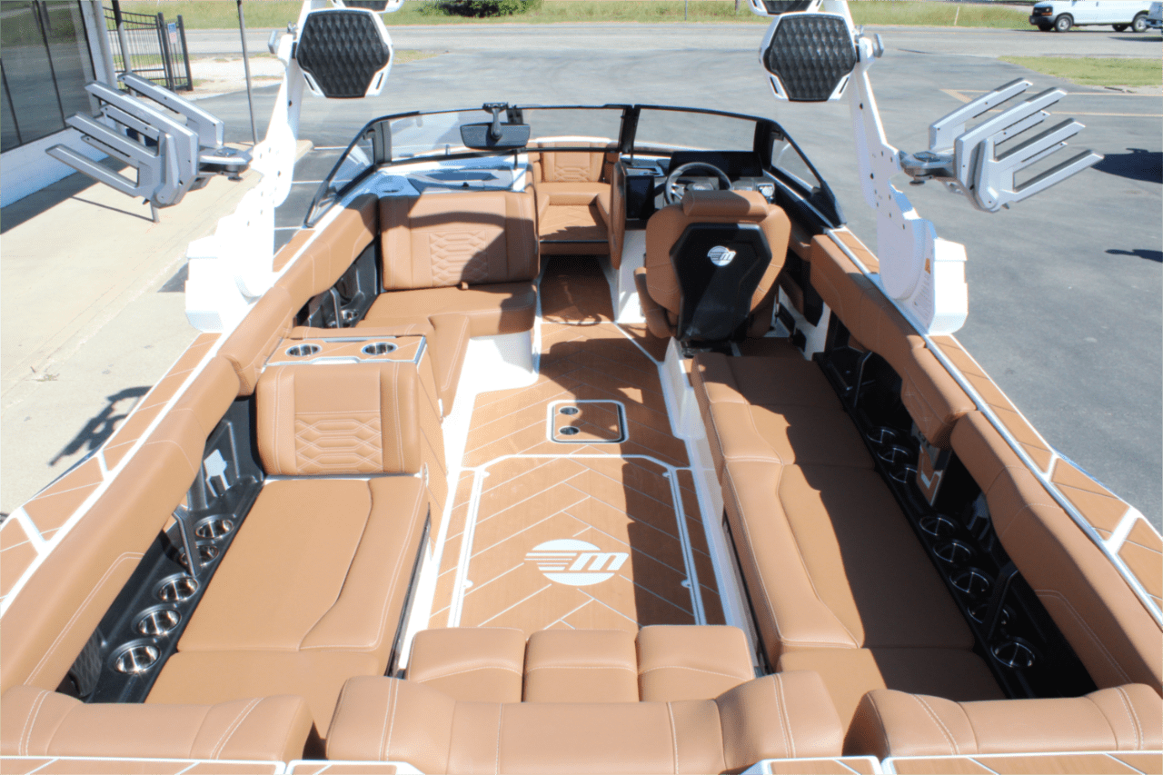 2025 Malibu 26 LSV