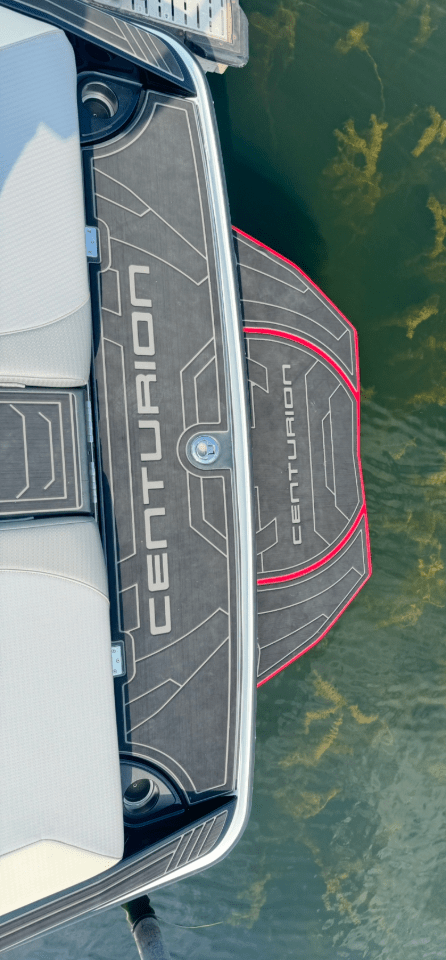 2021 Centurion Ri257 – LOADED w/ added Stern Thruster!