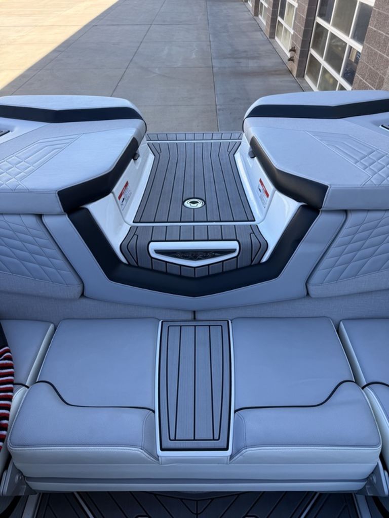 2023 Nautique G23