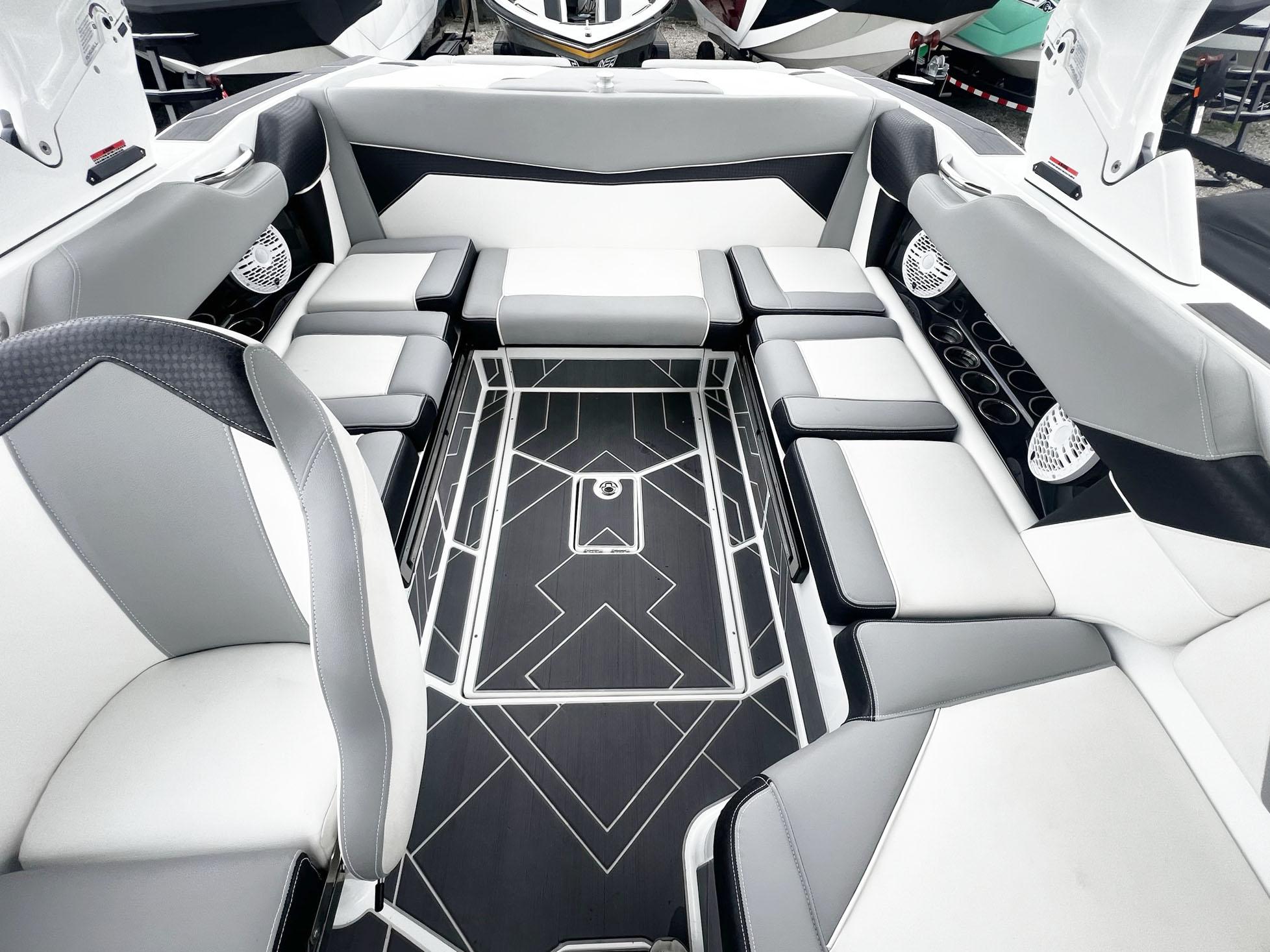 2023 Supreme S220