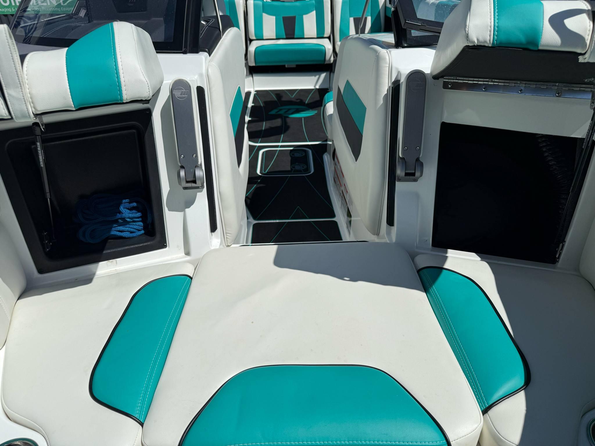 LIKE NEW 2023 Malibu 23LSV Icon