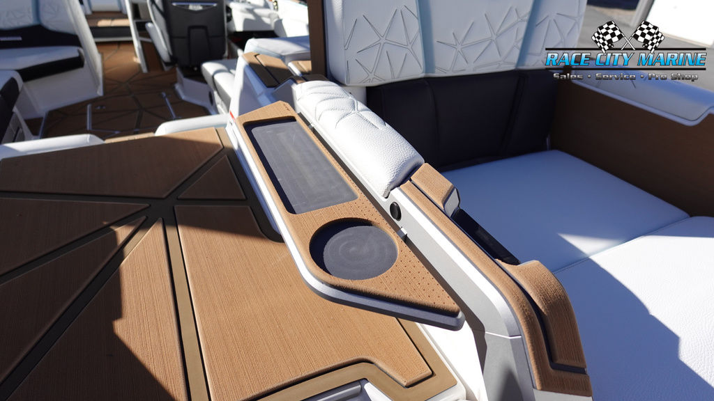 2025 Nautique P23