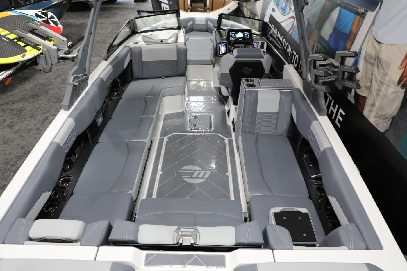 2024 Malibu 25 LSV