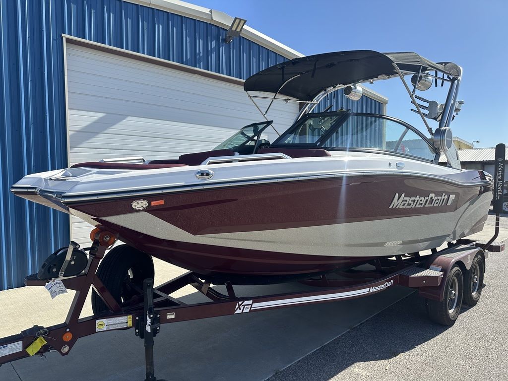 2022 MasterCraft XT20