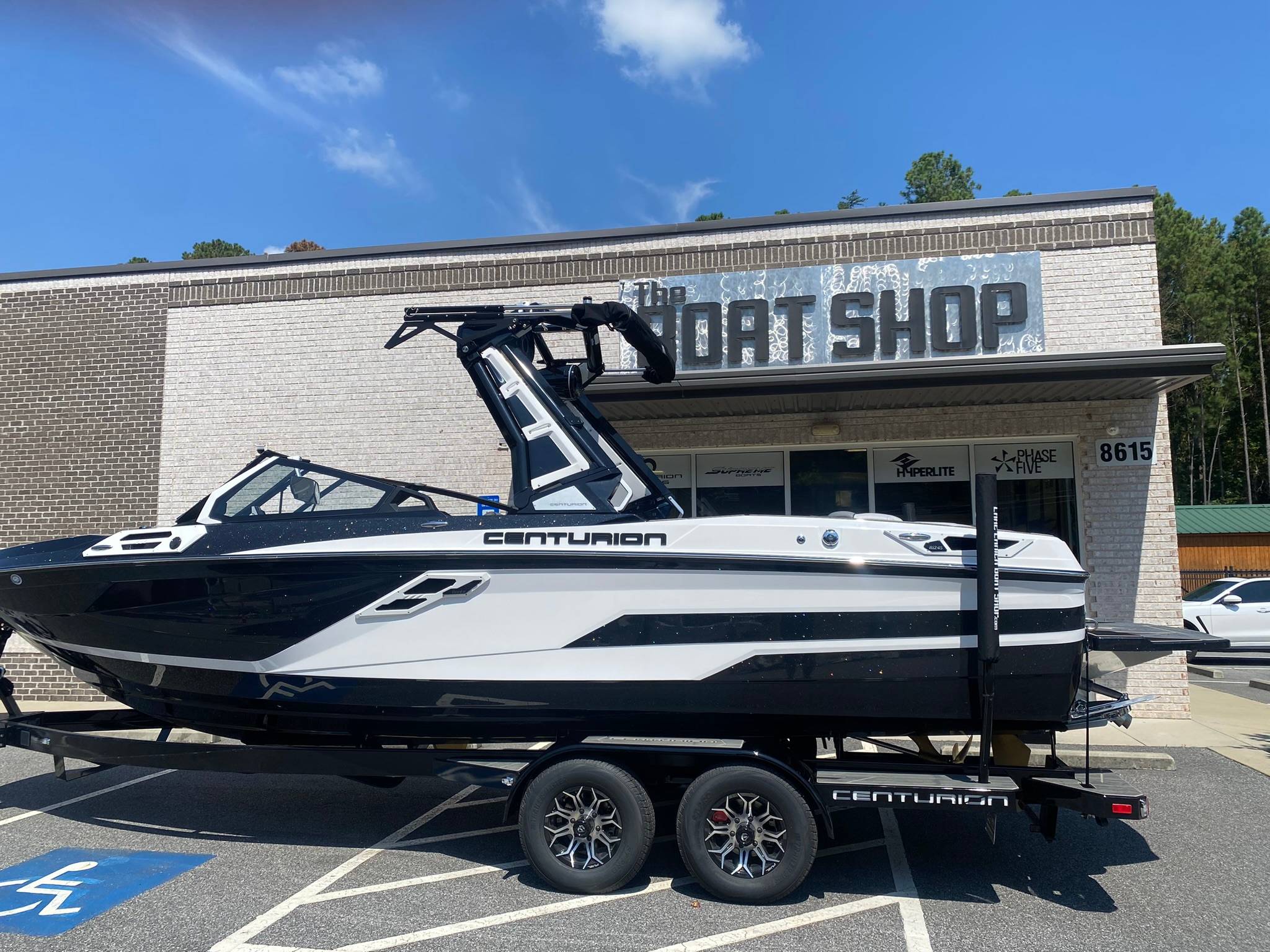 boat.Title