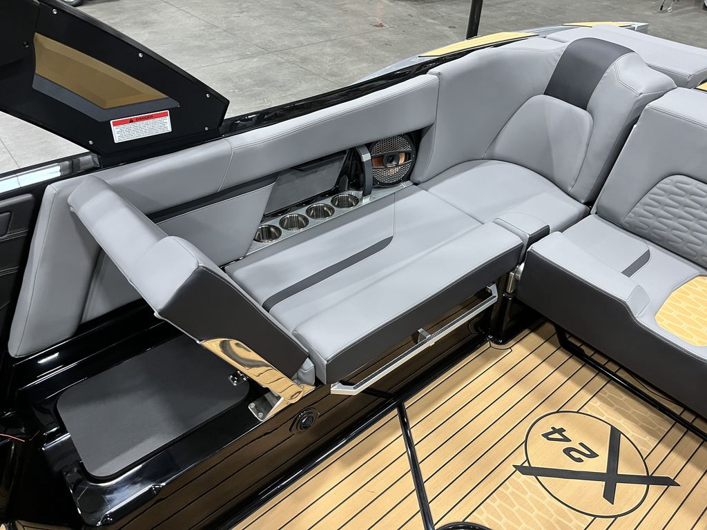 2024 MasterCraft X24