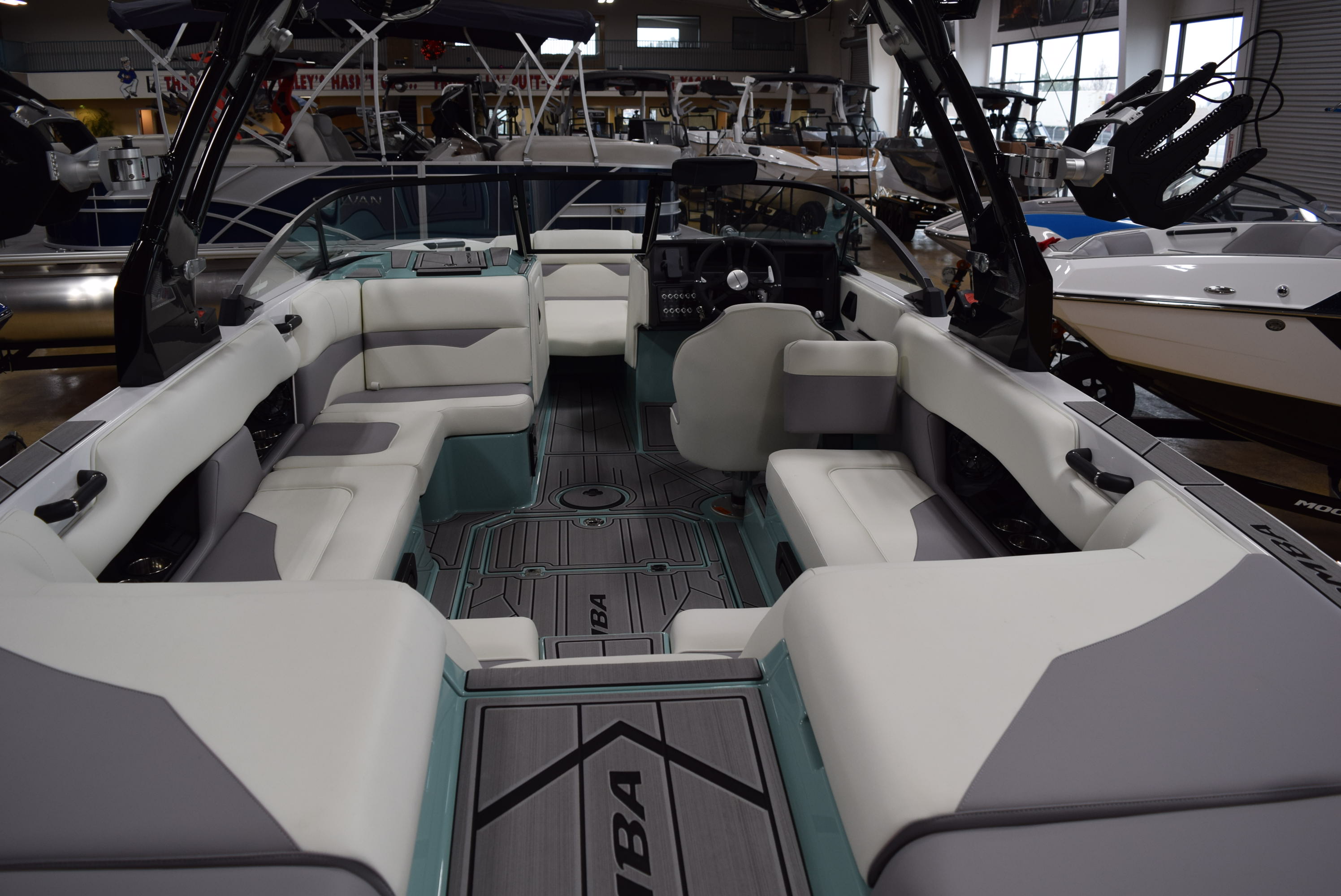 2025 MOOMBA MOJO