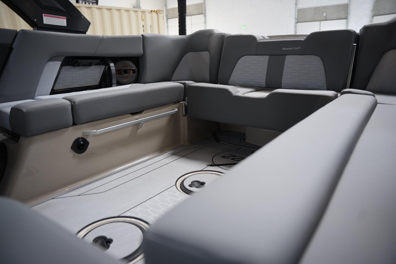2025 MasterCraft X22 - NEW ARRIVAL &#8211; BRAND NEW COLOR! Icon
