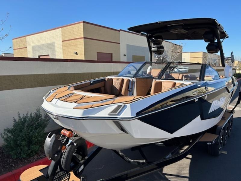 2025 Malibu M242