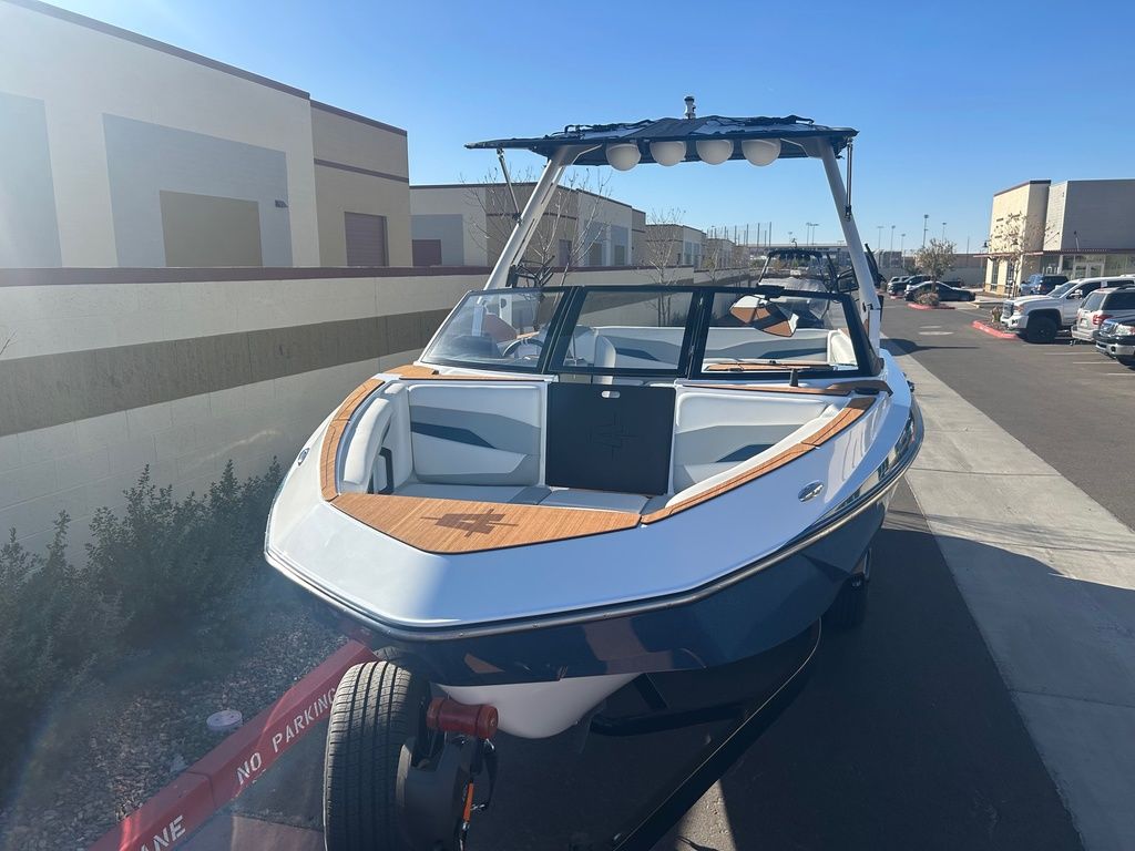 2025 Axis Wake Research T235