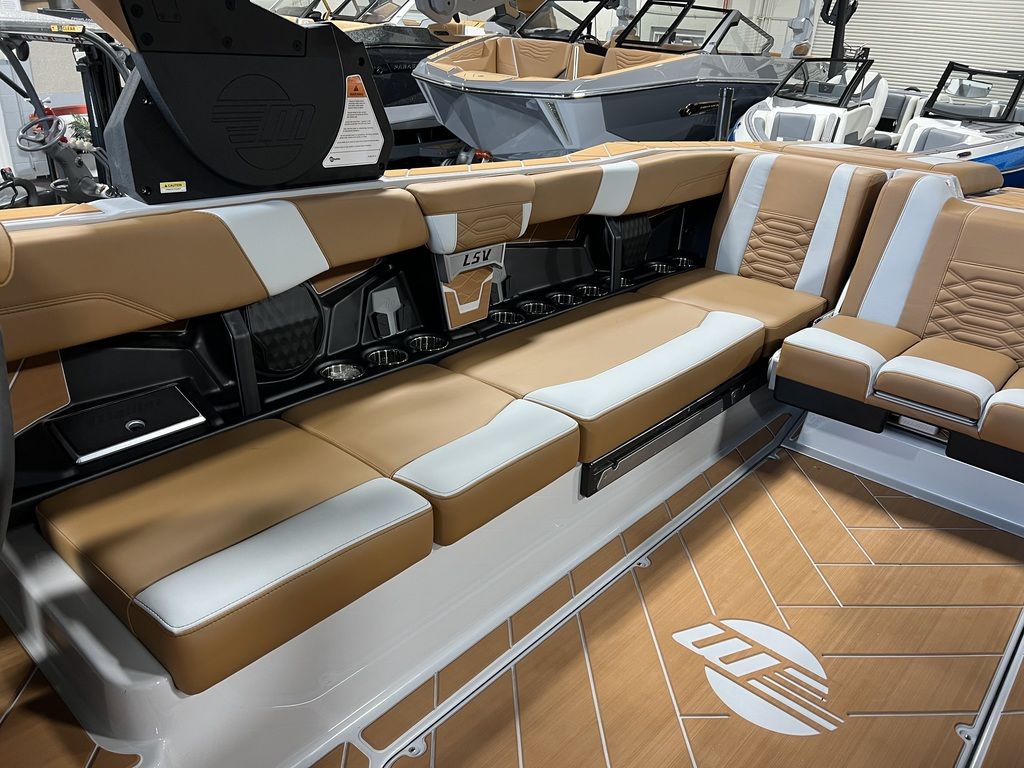2025 Malibu Boats 26 LSV