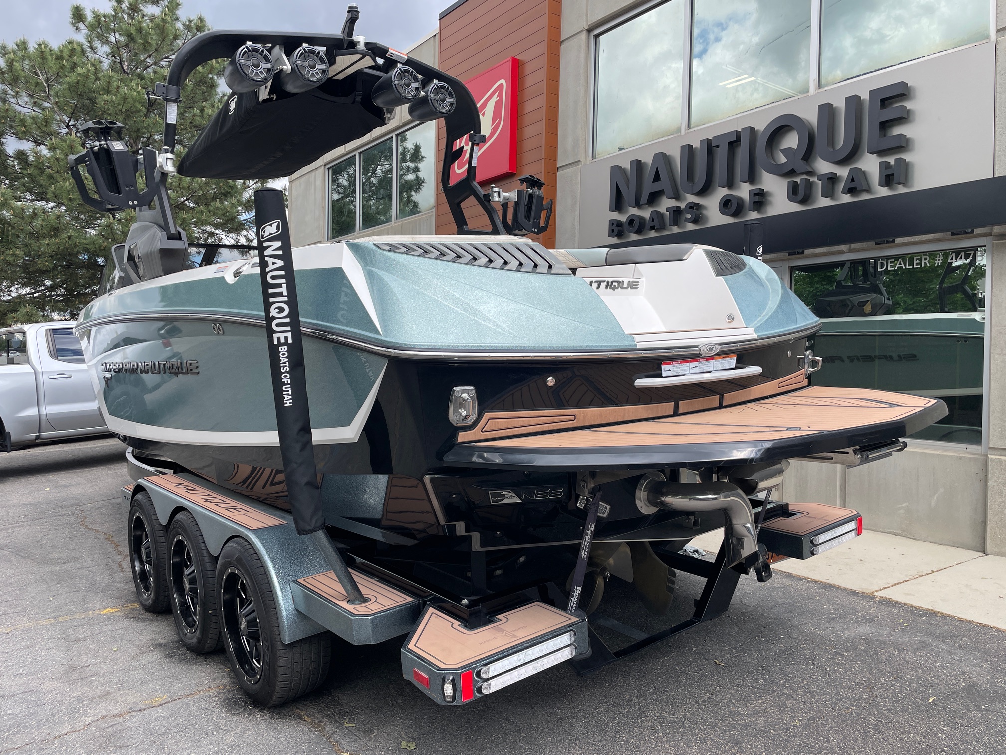 2019 NAUTIQUE G25 W/XR7 550HP SUPERCHARGED POWER PLANT