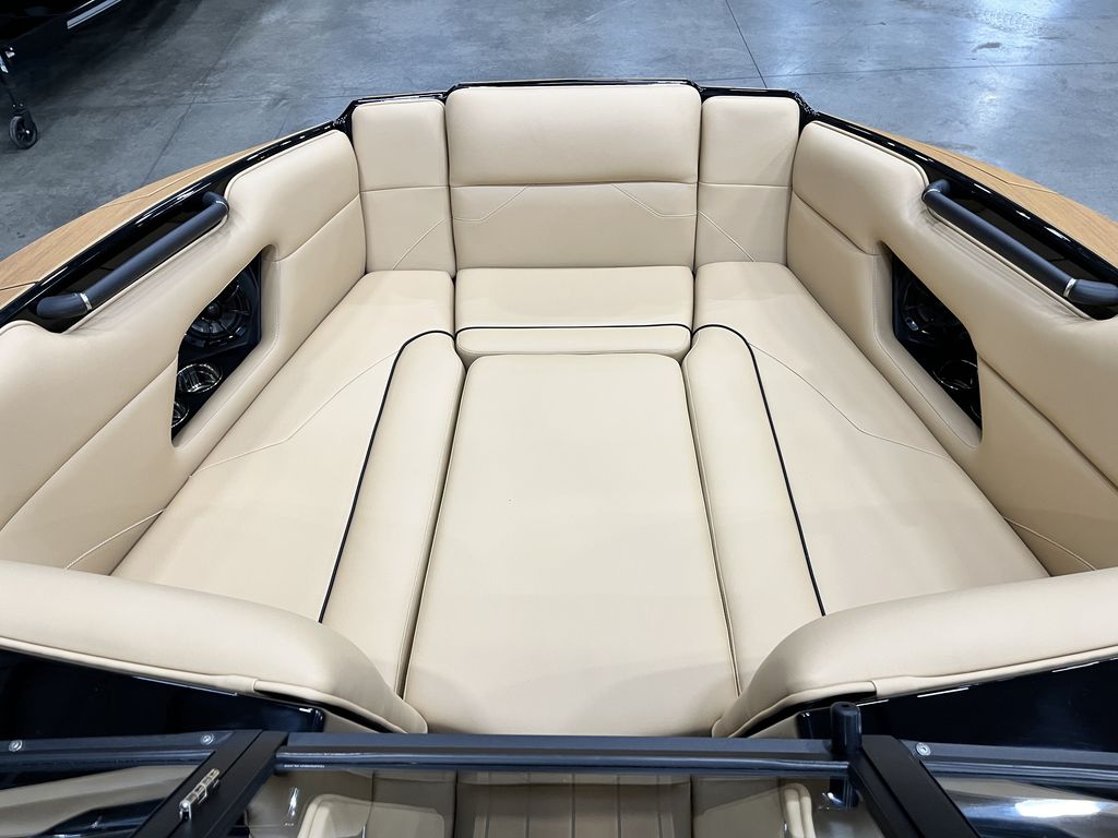 2024 MOOMBA Mojo