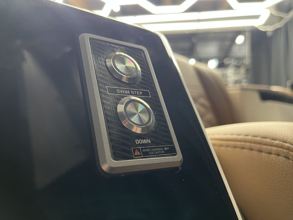 2024 Malibu Boats 26 LSV Icon
