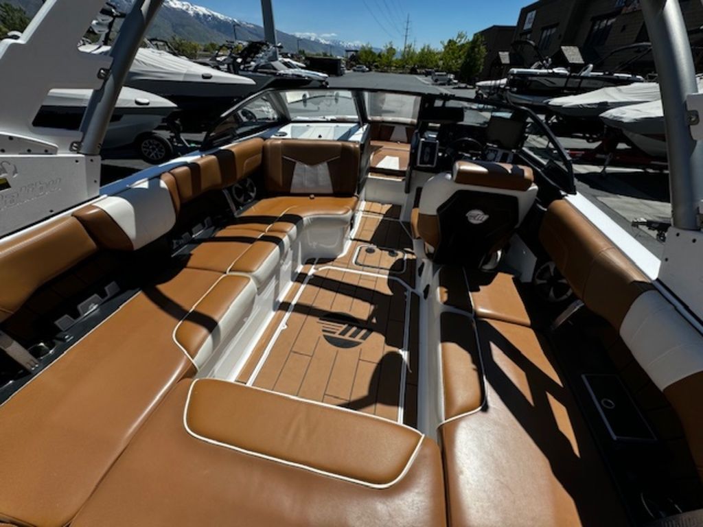 2020 Malibu Boats 23 MXZ Icon