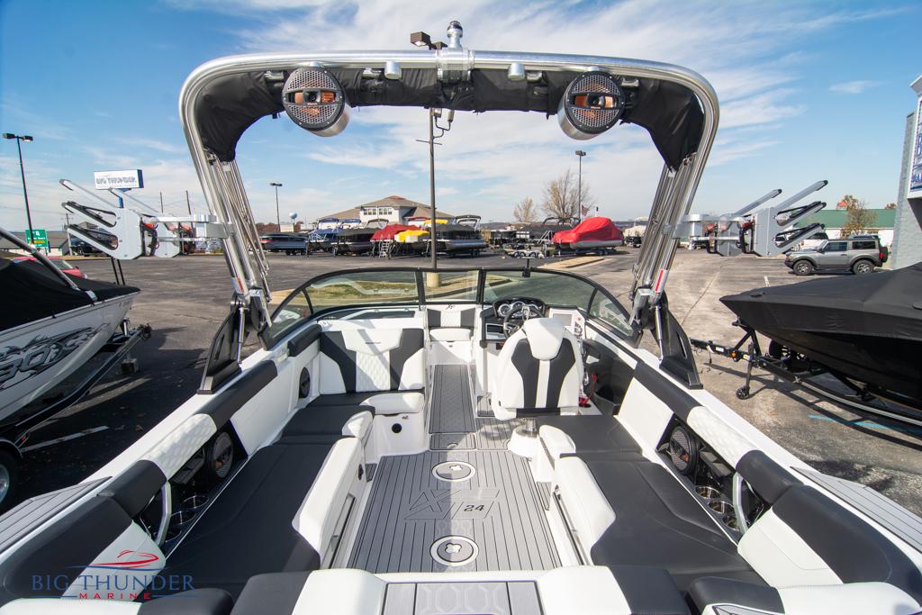 2023 Mastercraft XT24