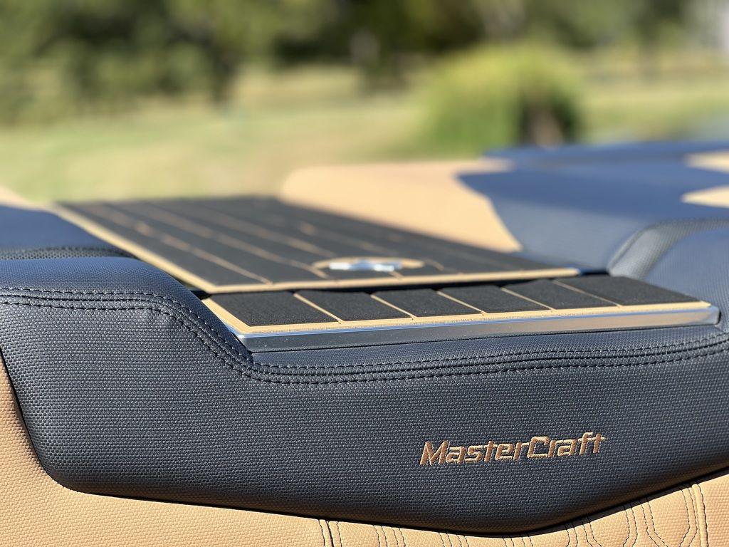 2024 MasterCraft XT23 Ashley Kidd Edition