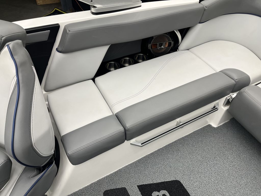 2019 MasterCraft XT23