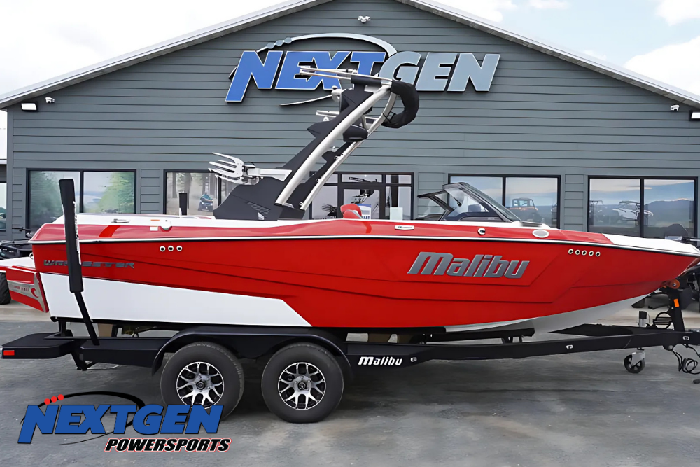 2023 Malibu Boats 21 LX