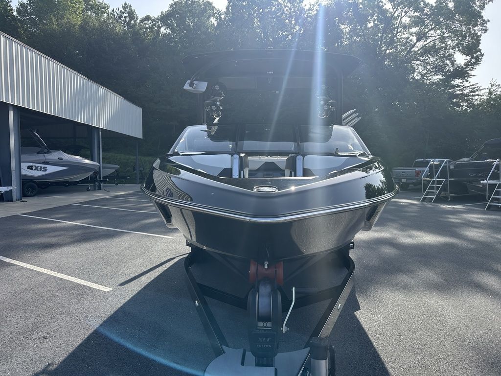 2017 Malibu Boats 23 LSV