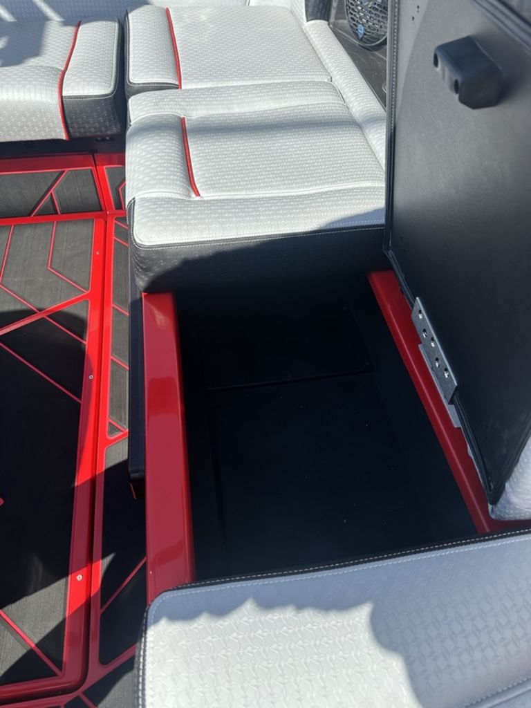 2024 supreme boats S220