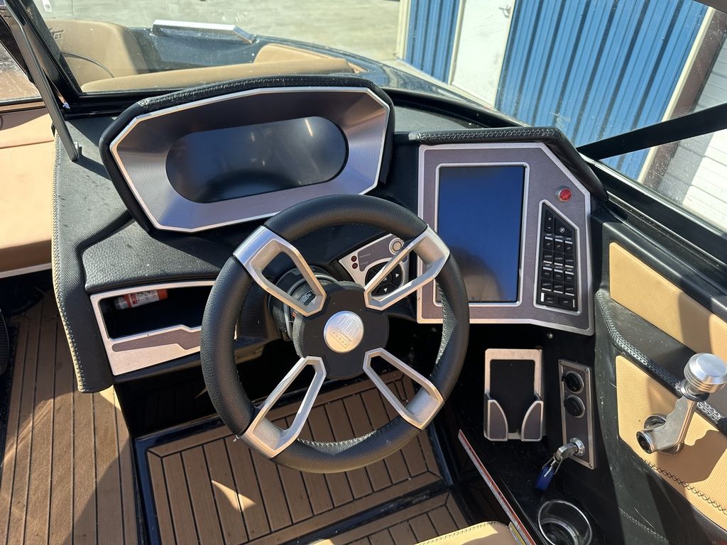 2021 MasterCraft XT21