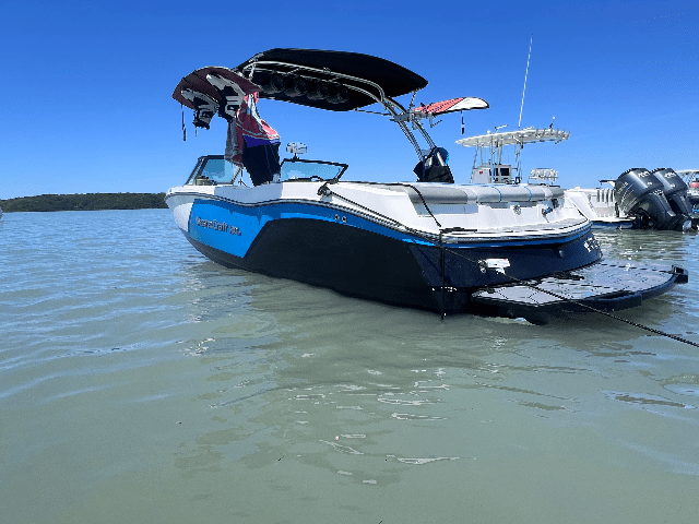 2017 MasterCraft NXT 22 Saltwater Series