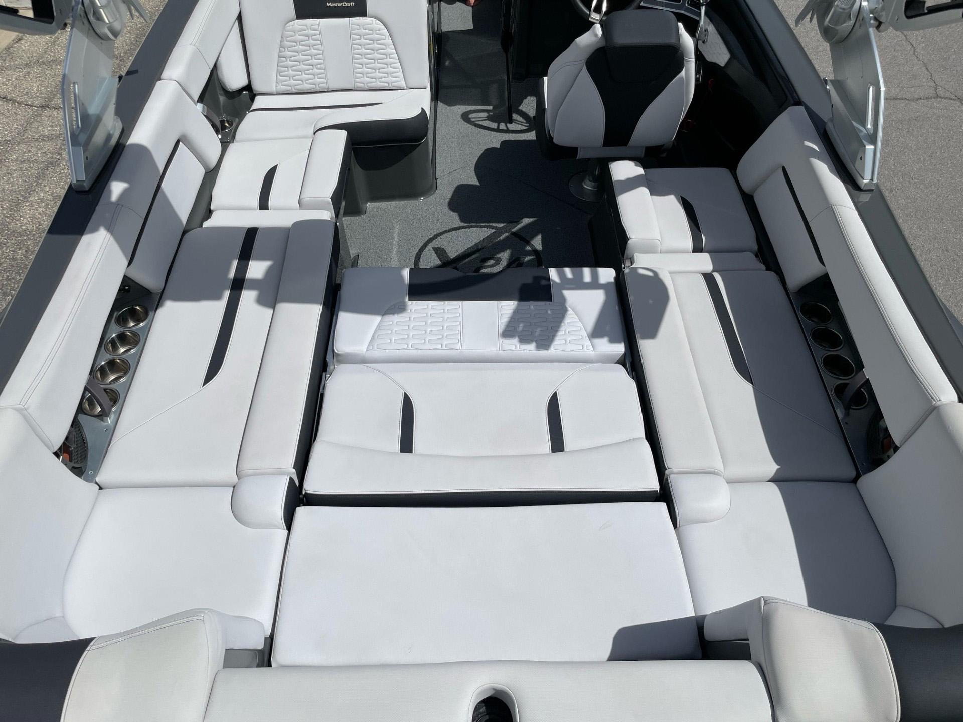 2021 MasterCraft X24