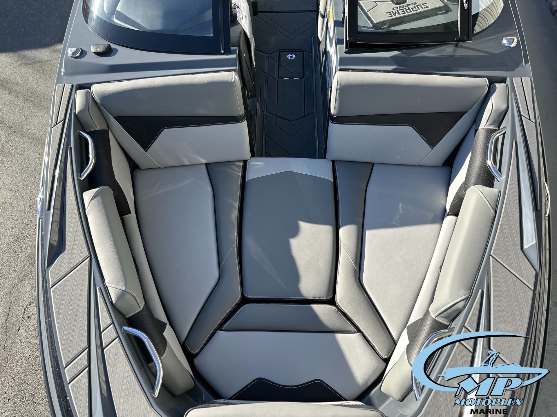 2024 Supreme S220