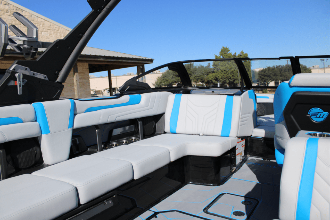 2025 Malibu 25 LSV