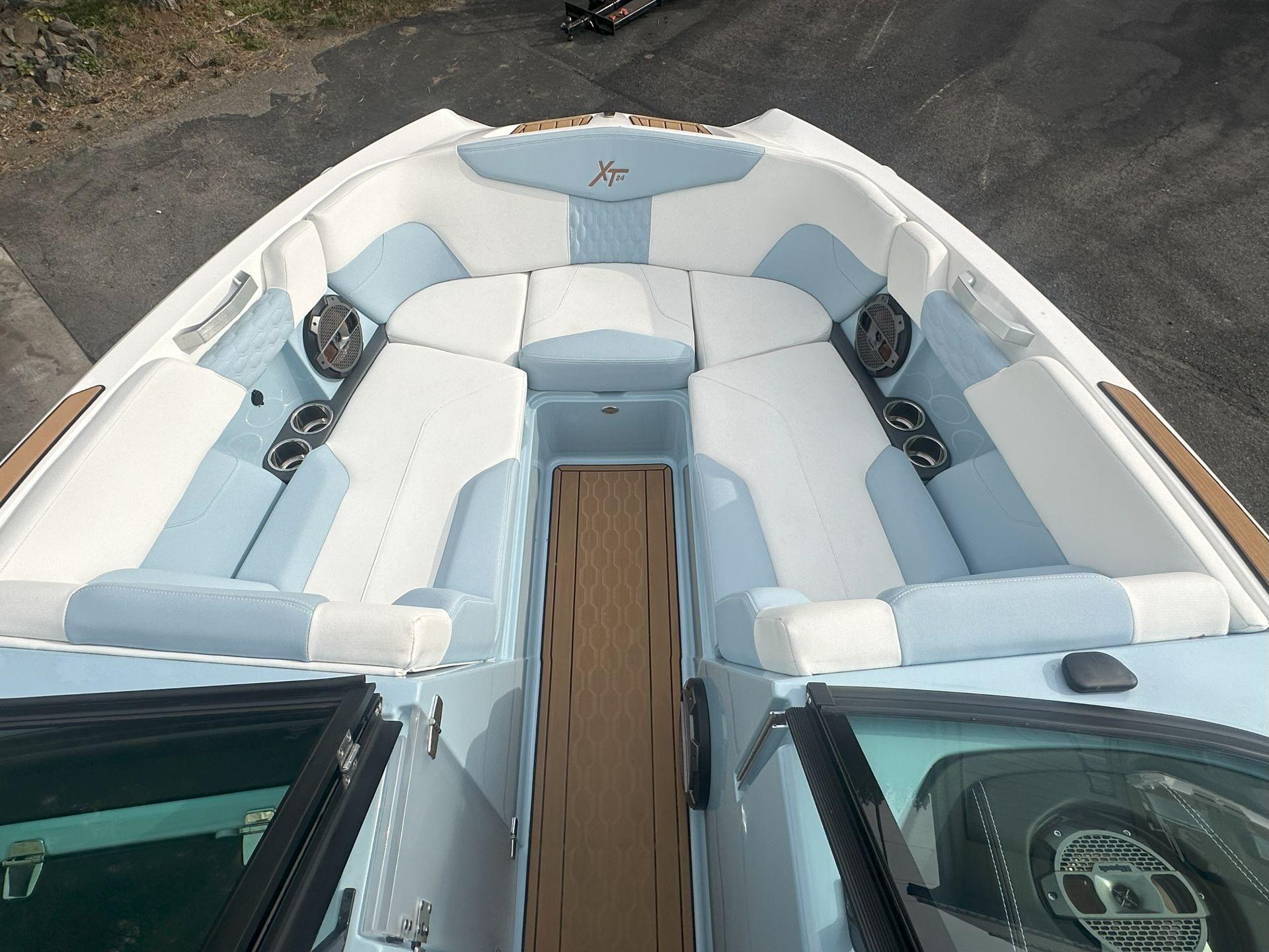 2022 MasterCraft XT24
