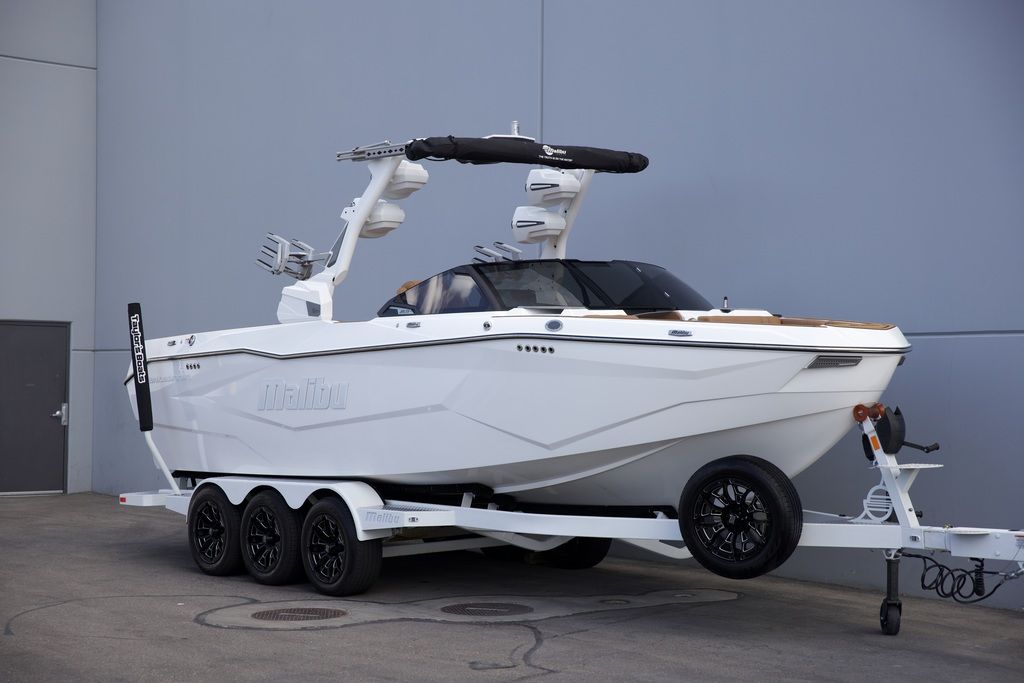 2025 Malibu Boats 25 LSV