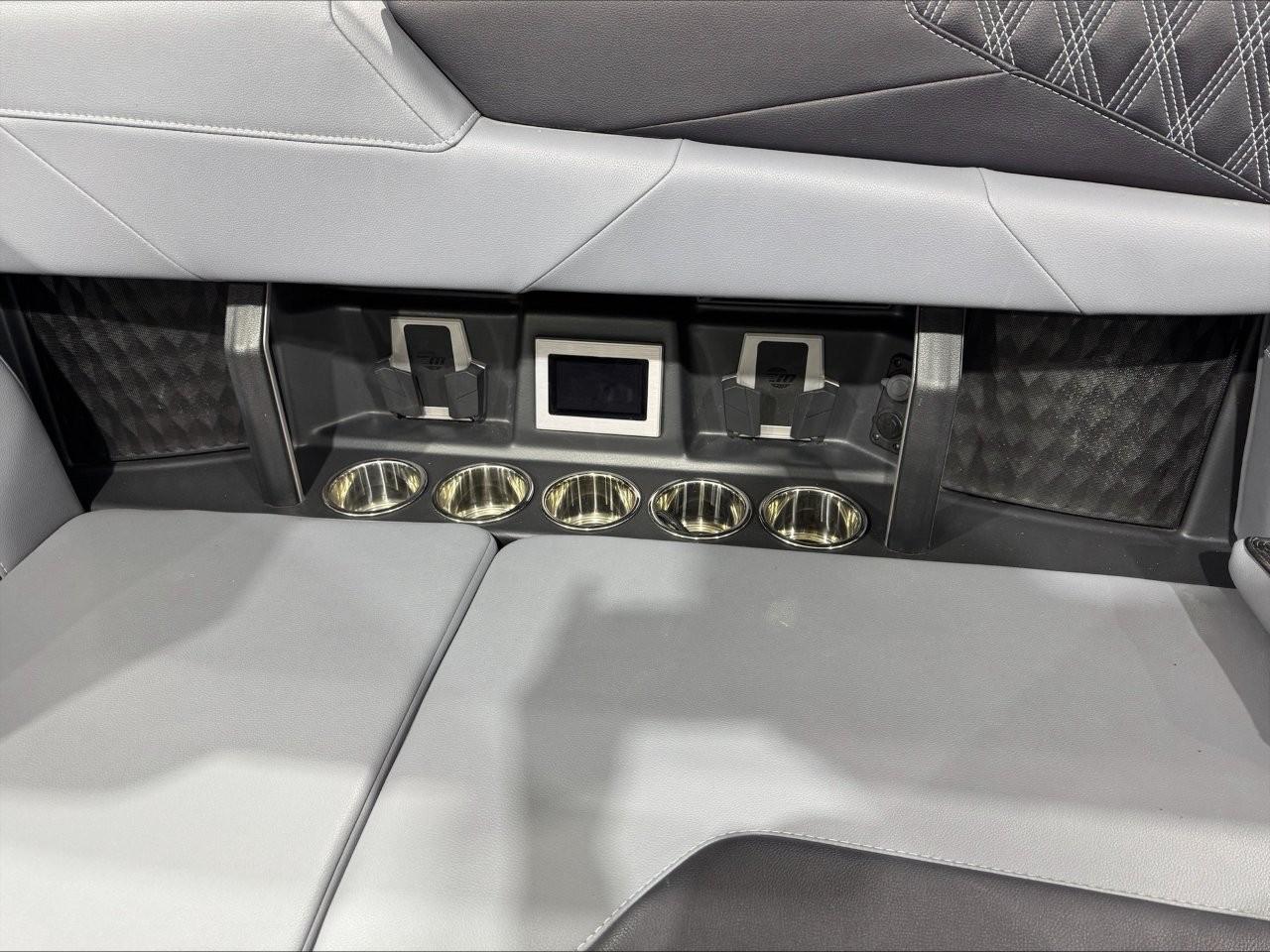 2024 Malibu M242