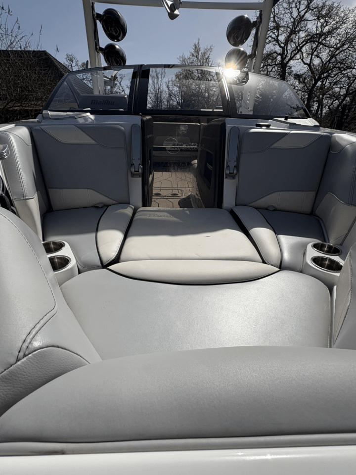 2020 Malibu 23 LSV