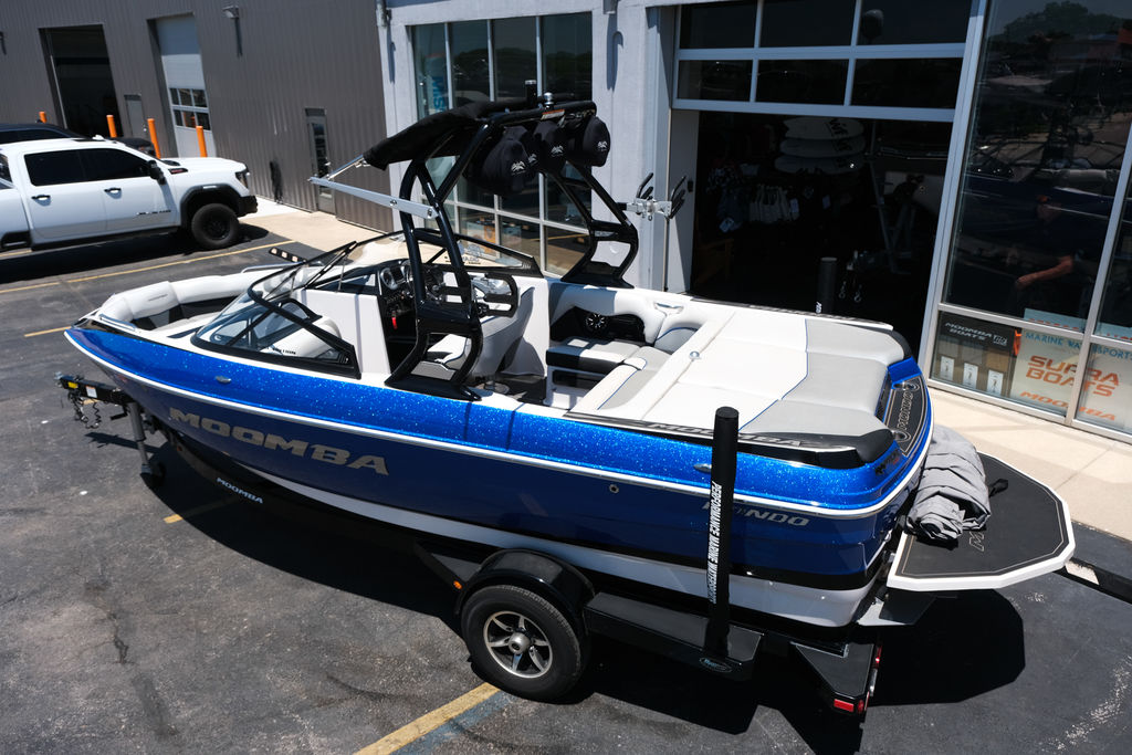 2017 MOOMBA Mondo Icon