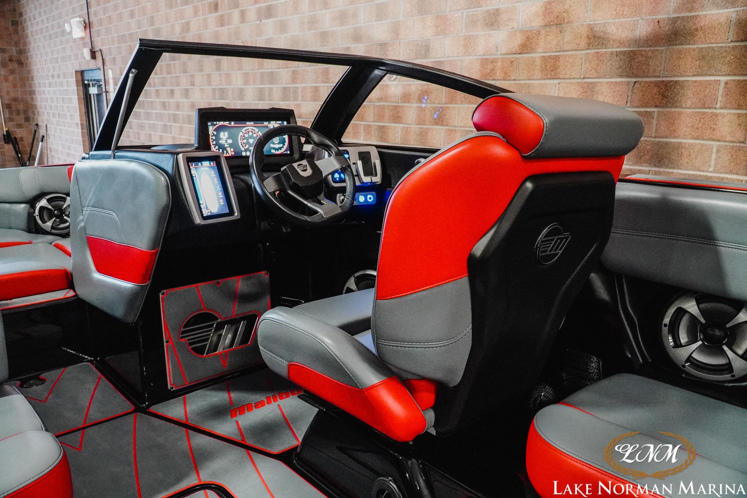 2021 Malibu 23 LSV