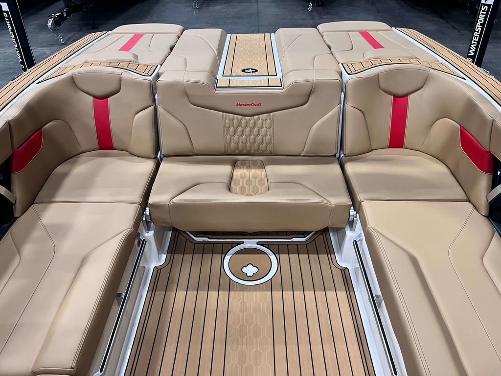 2025 MasterCraft XT22