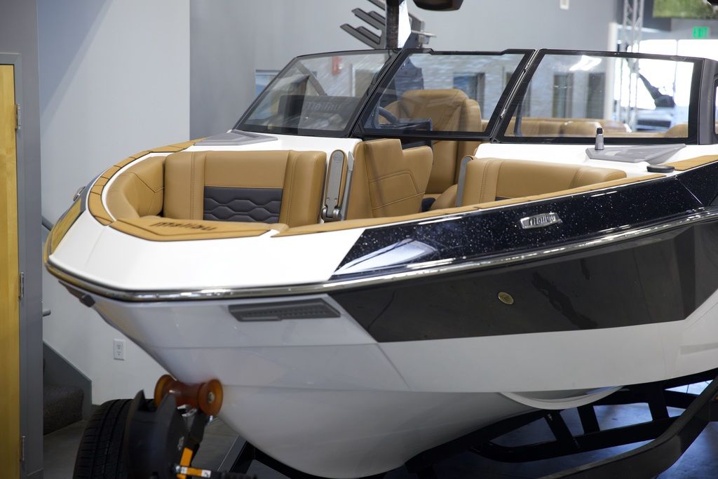 2025 Malibu Boats 23 LSV