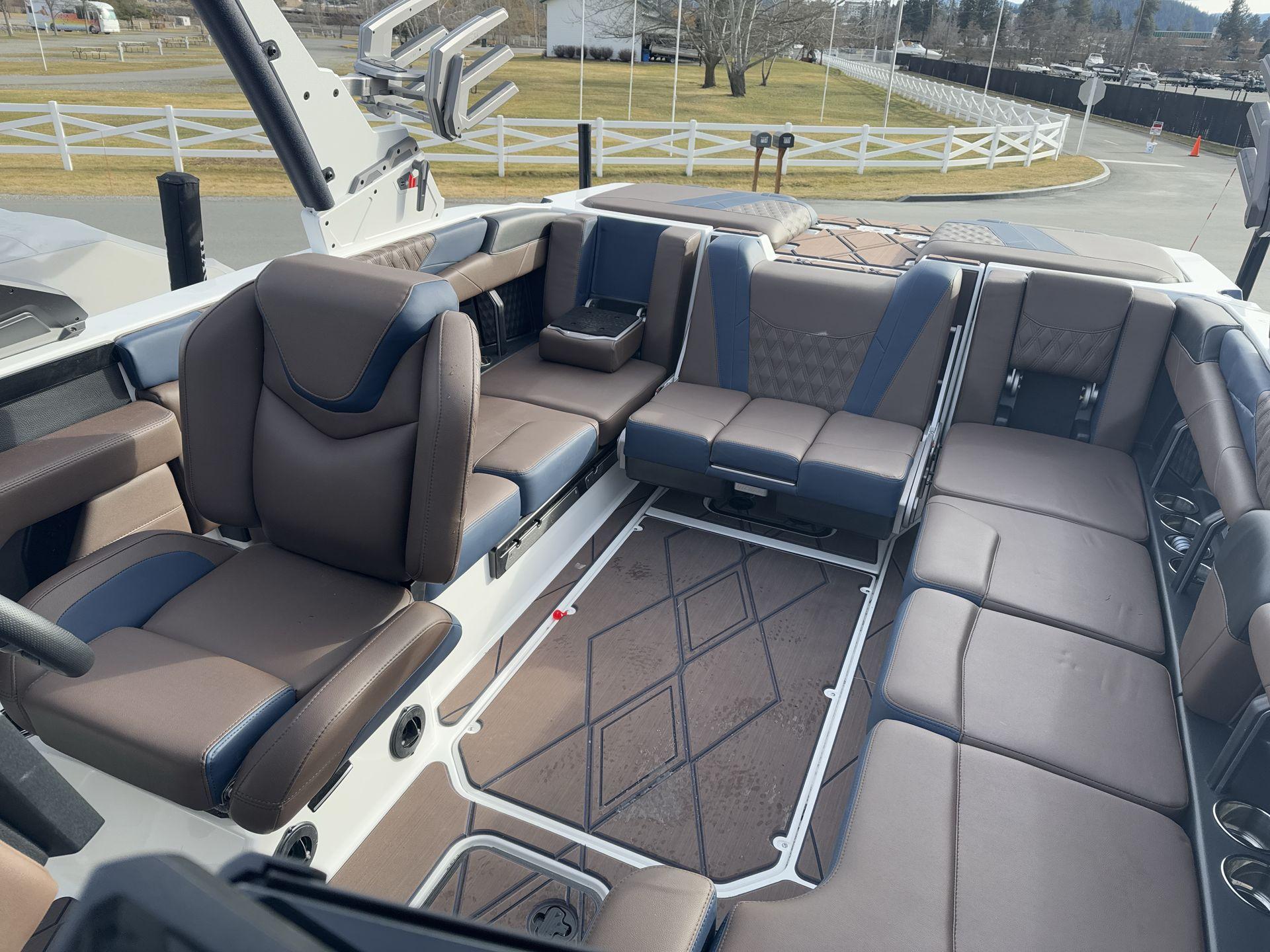 2025 Malibu M230