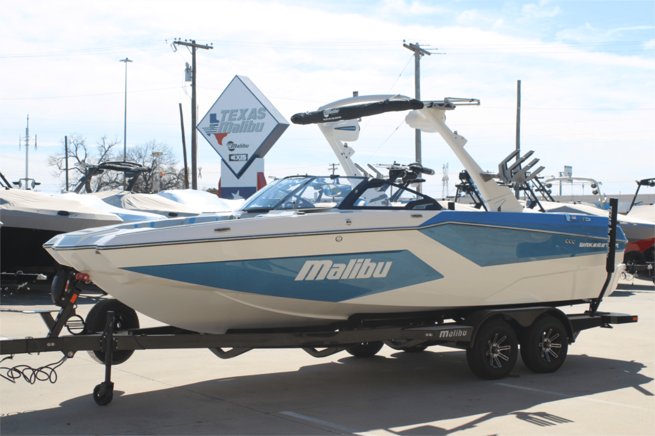 2025 Malibu 23 MXZ