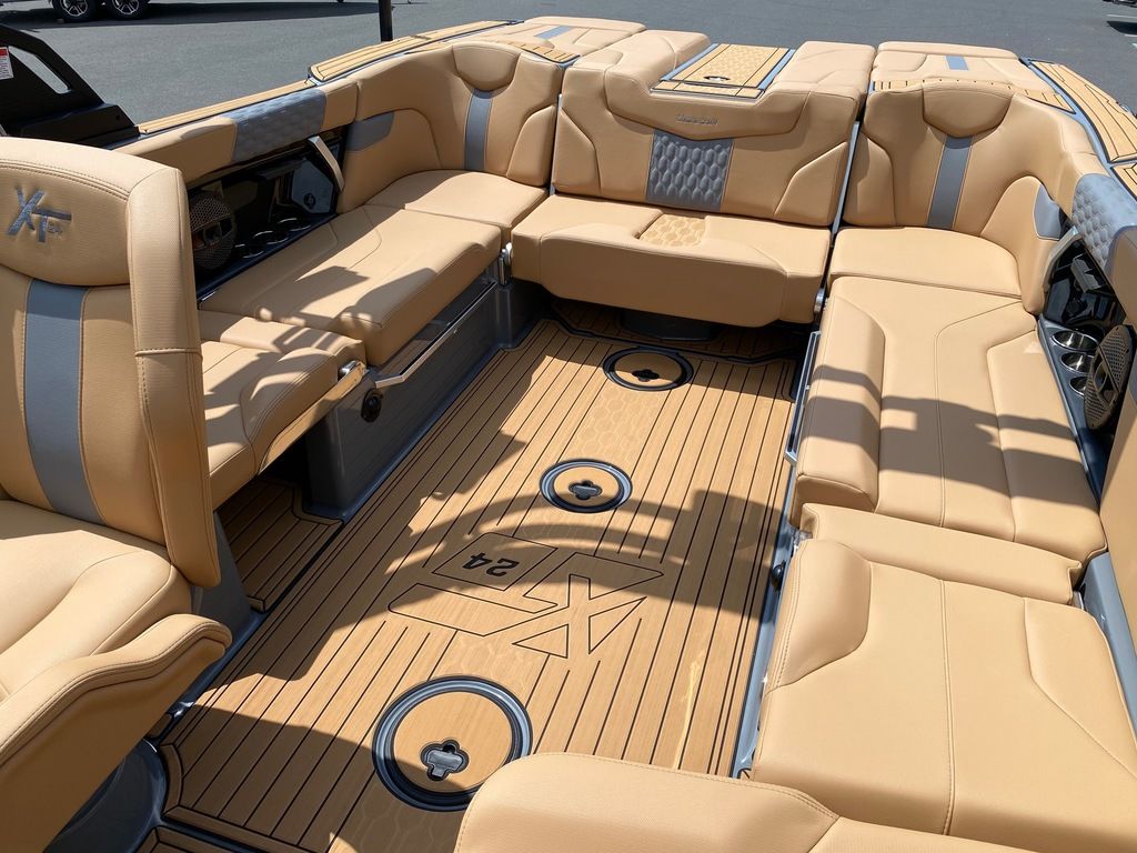 2025 MasterCraft XT24