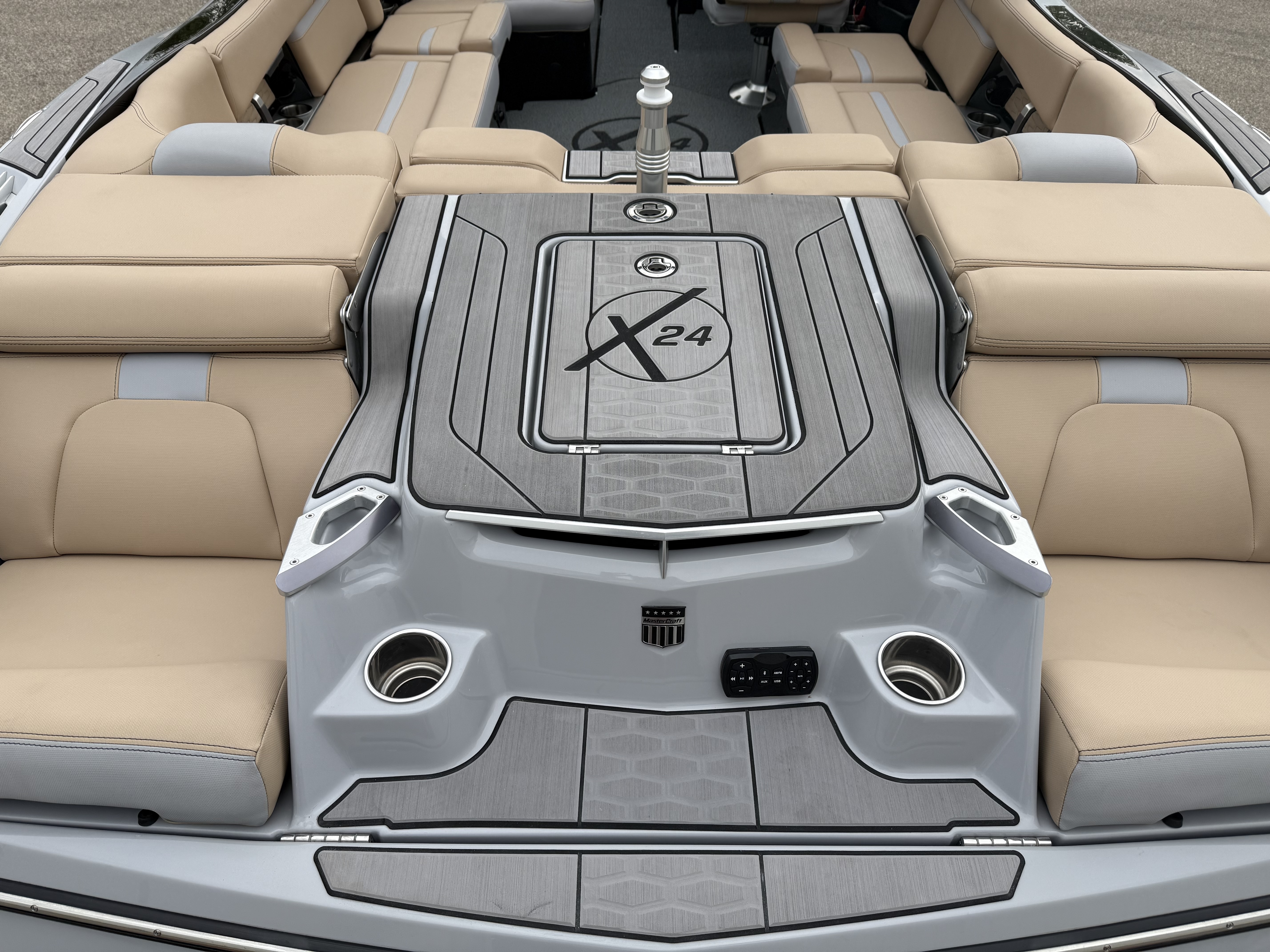 2023 MasterCraft X24